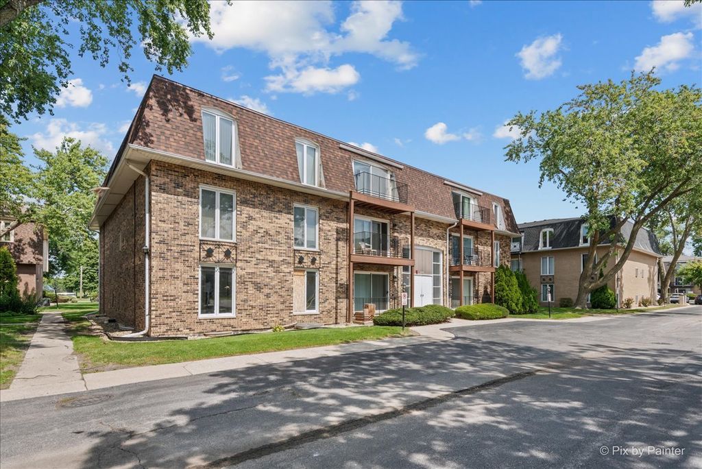 5700 Circle Drive 101, Oak Lawn, IL 60453