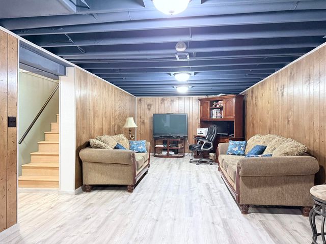 53308 Hickory Road, South Bend, IN 46635