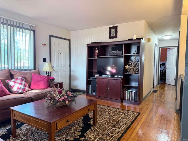 53308 Hickory Road, South Bend, IN 46635