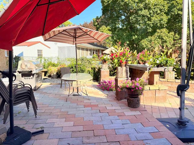 53308 Hickory Road, South Bend, IN 46635