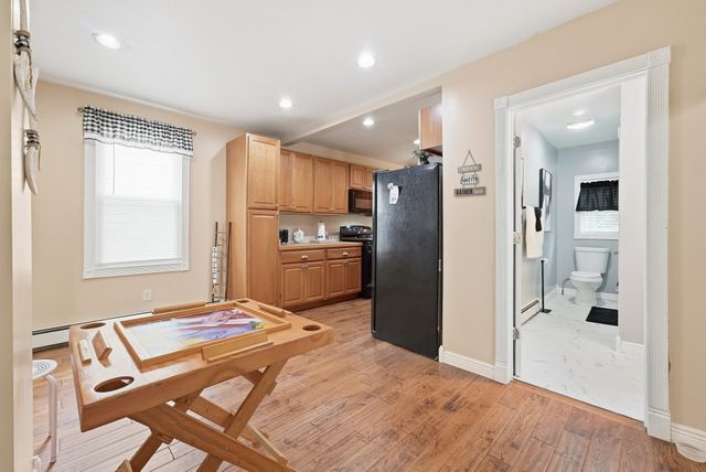 11 Garrity St, Chicopee, MA 01020