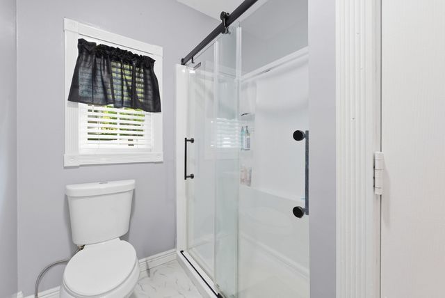 11 Garrity St, Chicopee, MA 01020