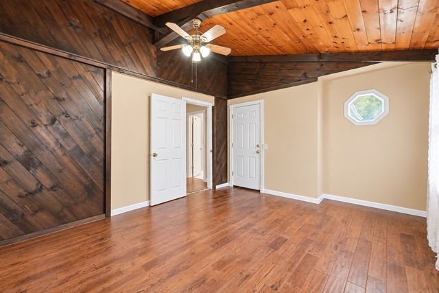 11 Garrity St, Chicopee, MA 01020