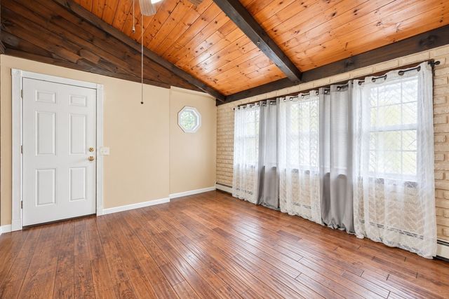 11 Garrity St, Chicopee, MA 01020