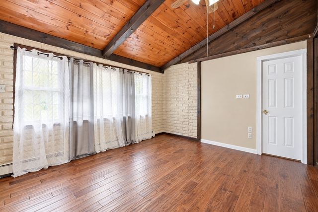 11 Garrity St, Chicopee, MA 01020