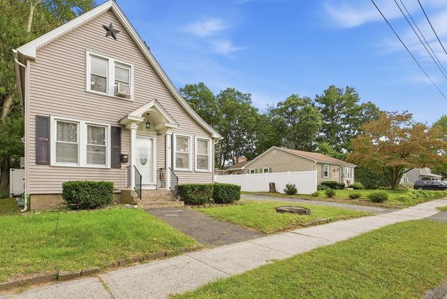 11 Garrity St, Chicopee, MA 01020