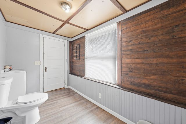 11 Garrity St, Chicopee, MA 01020