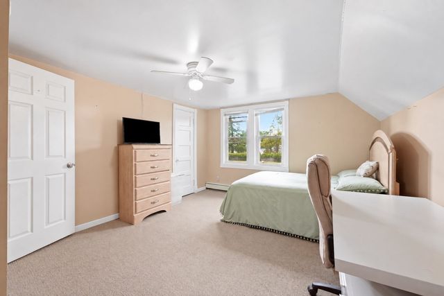 11 Garrity St, Chicopee, MA 01020