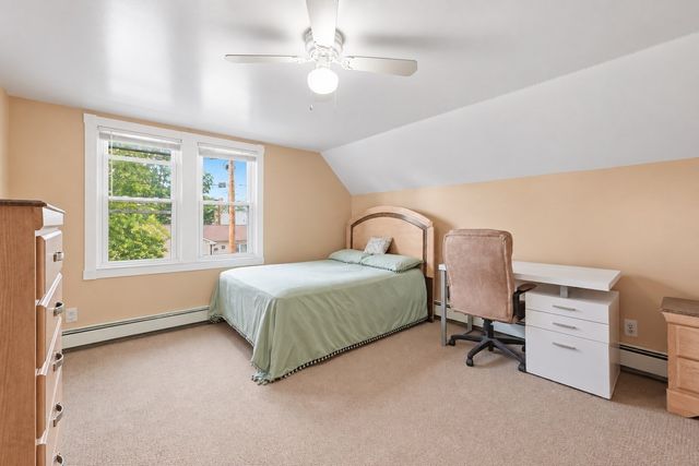 11 Garrity St, Chicopee, MA 01020