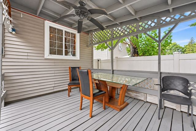 11 Garrity St, Chicopee, MA 01020