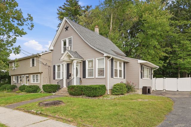 11 Garrity St, Chicopee, MA 01020