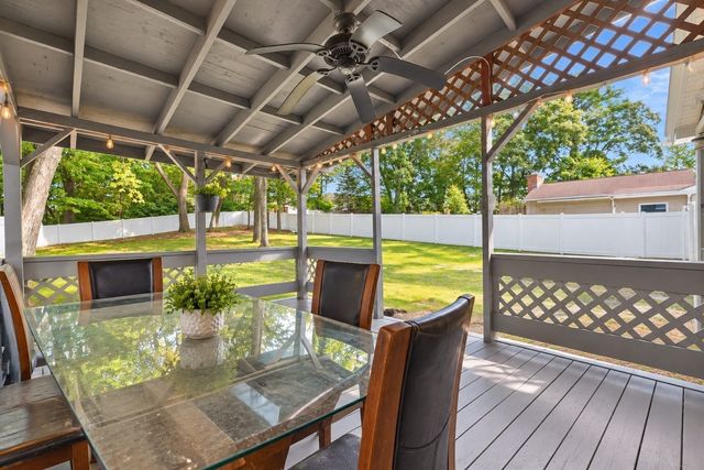 11 Garrity St, Chicopee, MA 01020
