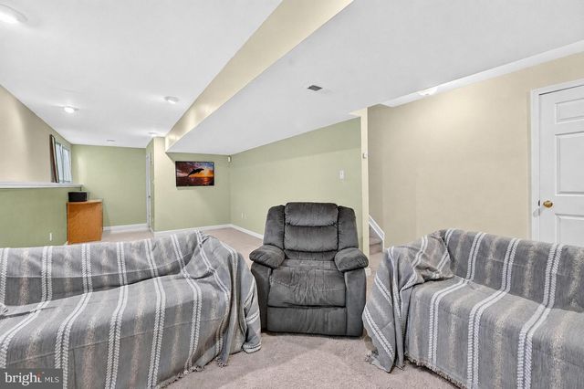 64 FOUNTAYNE LN, Lawrence Township, NJ 08648