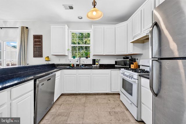 64 FOUNTAYNE LN, Lawrence Township, NJ 08648