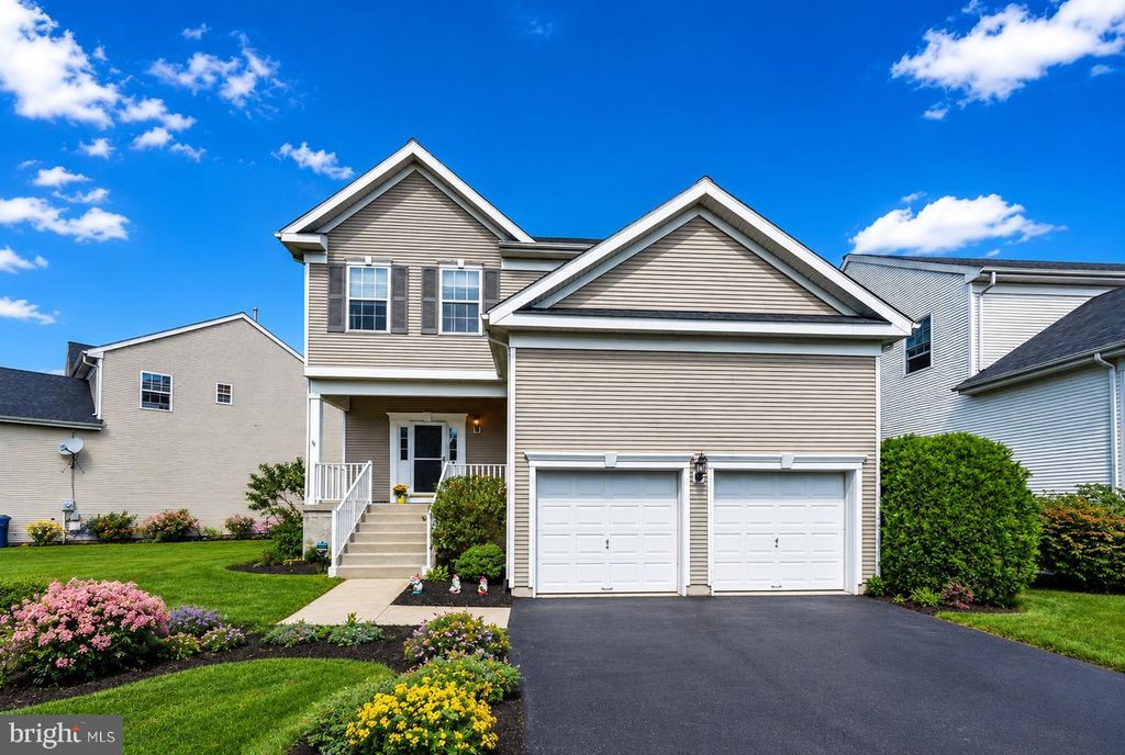 64 FOUNTAYNE LN, Lawrence Township, NJ 08648