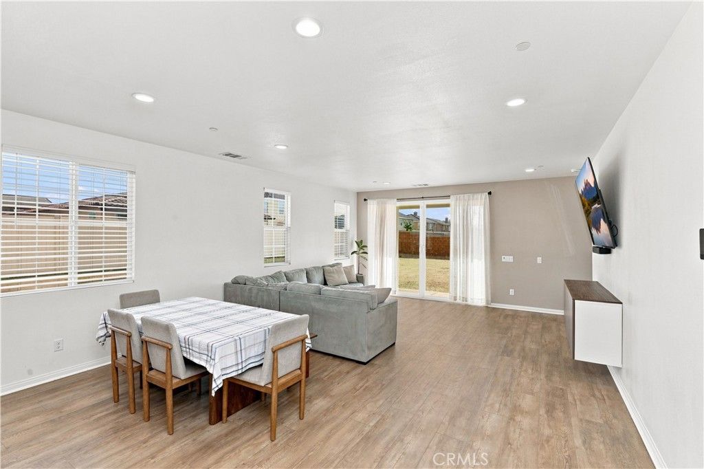 Image 16 of property listing at 43891 61st Street W, Lancaster, CA 93536