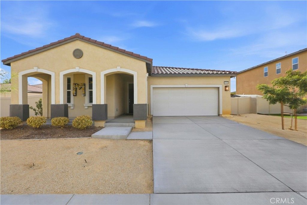 Image 3 of property listing at 43891 61st Street W, Lancaster, CA 93536