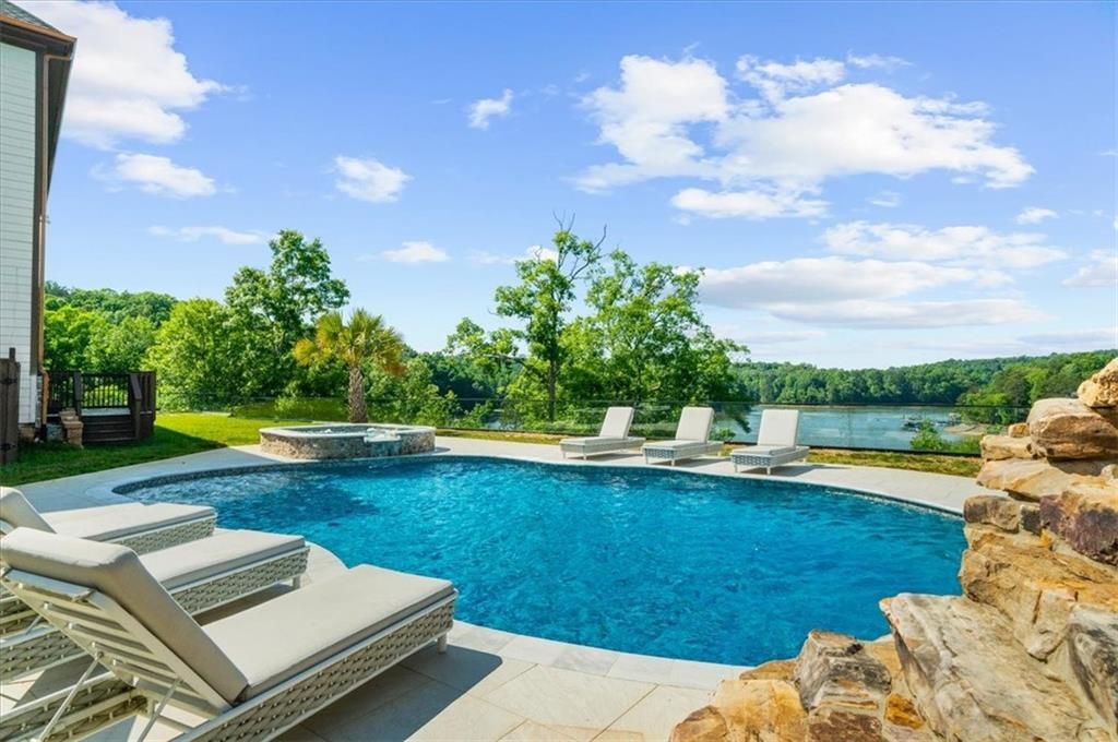 Image 2 of property listing at 494 River Overlook Road, Dawsonville, GA 30534