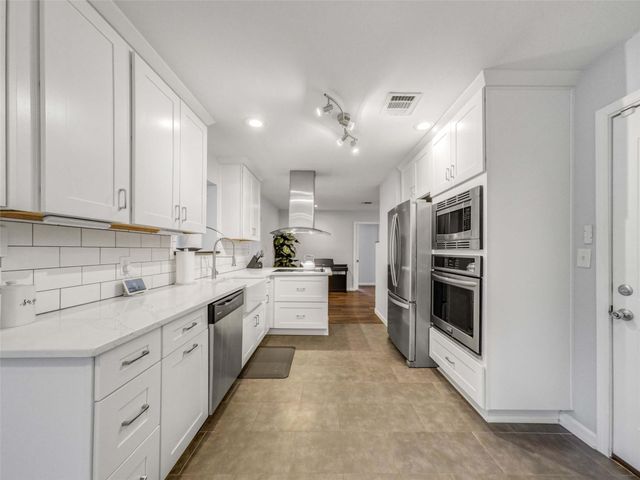 5006 Saxon Drive, Houston, TX 77092