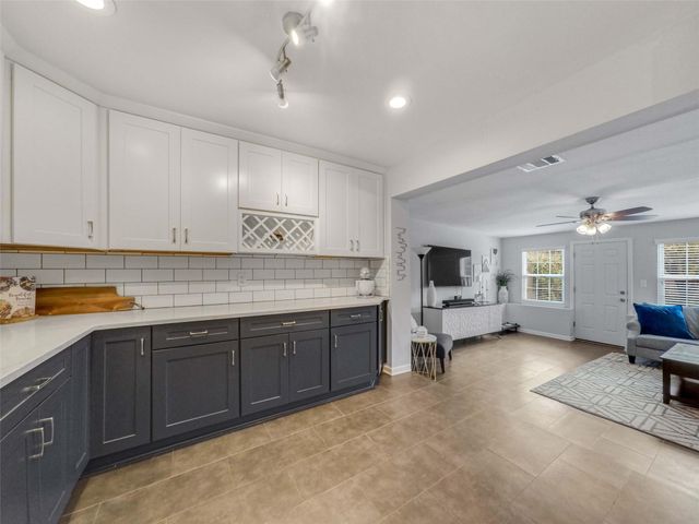 5006 Saxon Drive, Houston, TX 77092