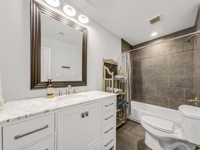 5006 Saxon Drive, Houston, TX 77092