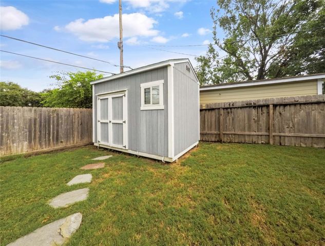 5006 Saxon Drive, Houston, TX 77092