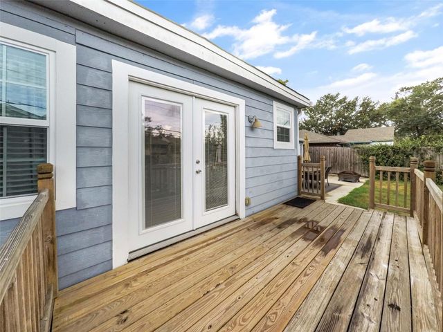 5006 Saxon Drive, Houston, TX 77092