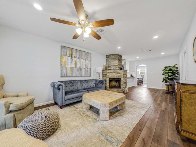 5006 Saxon Drive, Houston, TX 77092