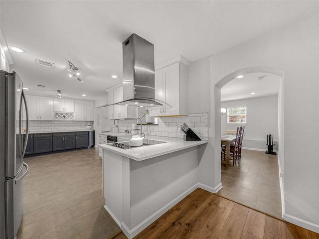 5006 Saxon Drive, Houston, TX 77092