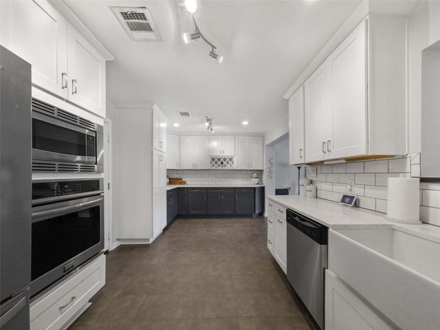 5006 Saxon Drive, Houston, TX 77092