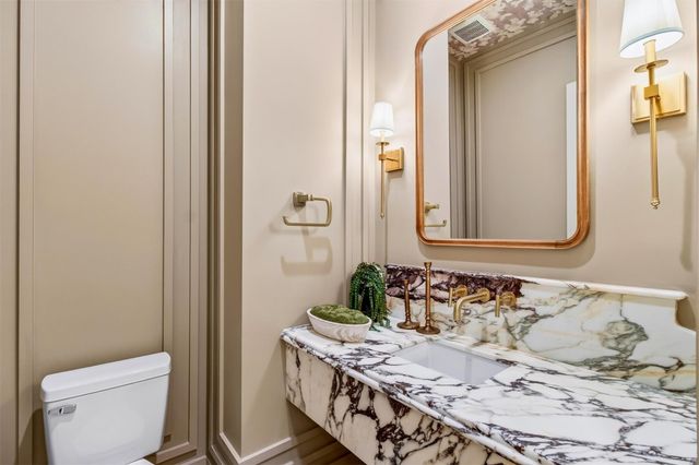 805 Walton Street, Houston, TX 77009