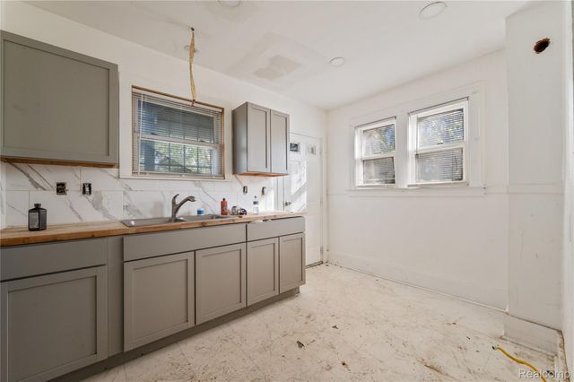 18096 Joann Street, Detroit, MI 48205