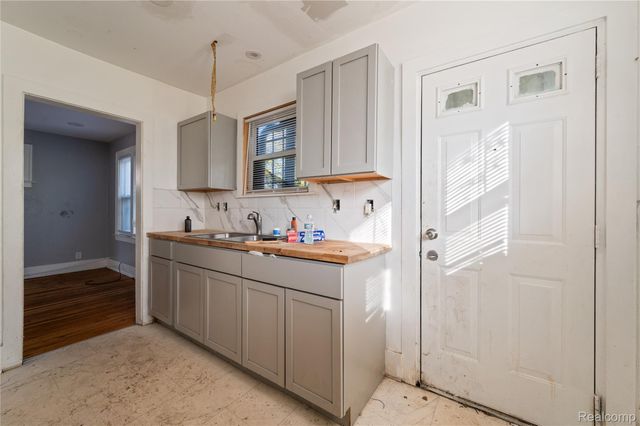 18096 Joann Street, Detroit, MI 48205