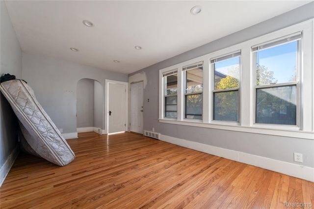 18096 Joann Street, Detroit, MI 48205