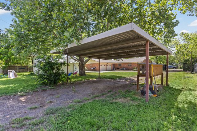 203 Randy Drive, Woodway, TX 76712
