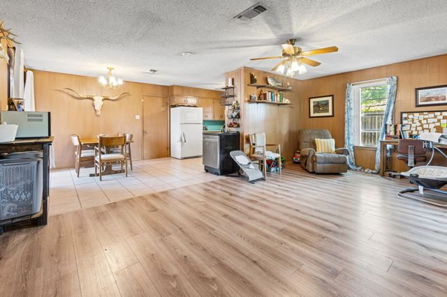 203 Randy Drive, Woodway, TX 76712