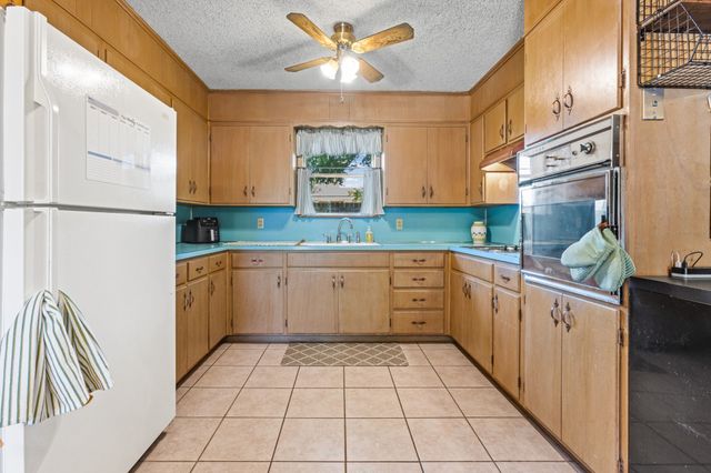 203 Randy Drive, Woodway, TX 76712