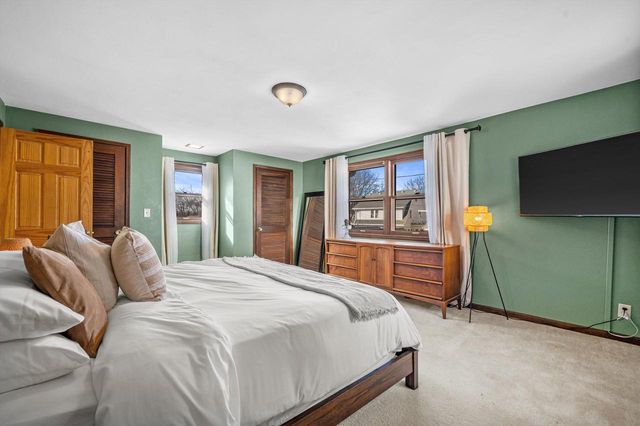 8202 W Woodland AVENUE, Wauwatosa, WI 53213