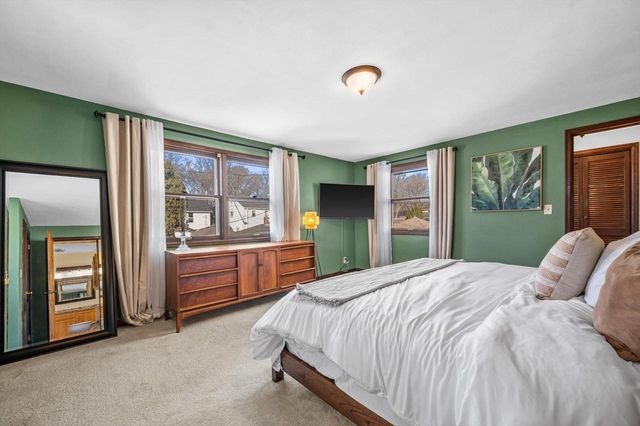 8202 W Woodland AVENUE, Wauwatosa, WI 53213