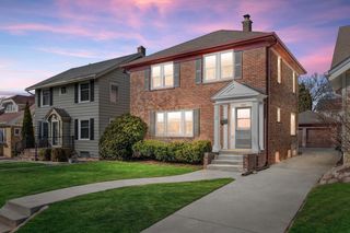 8202 W Woodland AVENUE, Wauwatosa, WI 53213