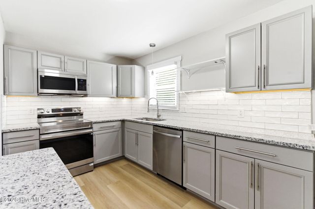 5202 Fitzgerald Drive, Wilmington, NC 28405