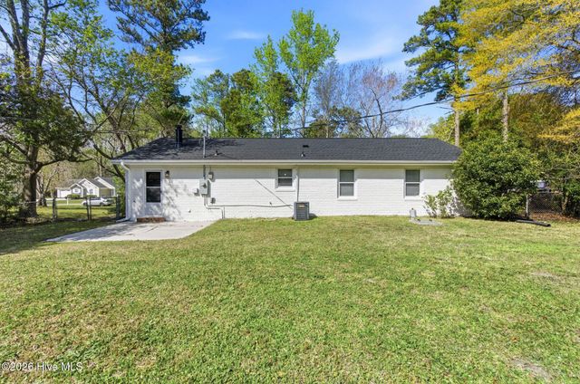 5202 Fitzgerald Drive, Wilmington, NC 28405