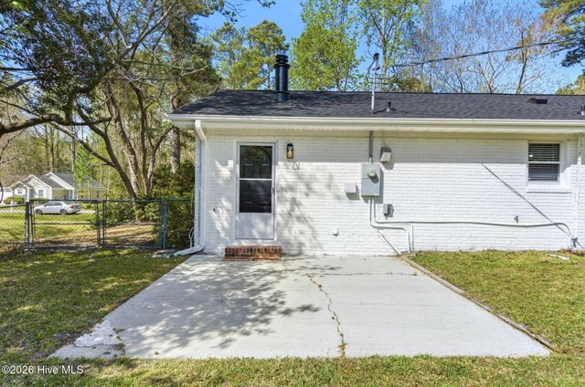 5202 Fitzgerald Drive, Wilmington, NC 28405