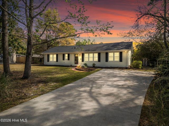 5202 Fitzgerald Drive, Wilmington, NC 28405