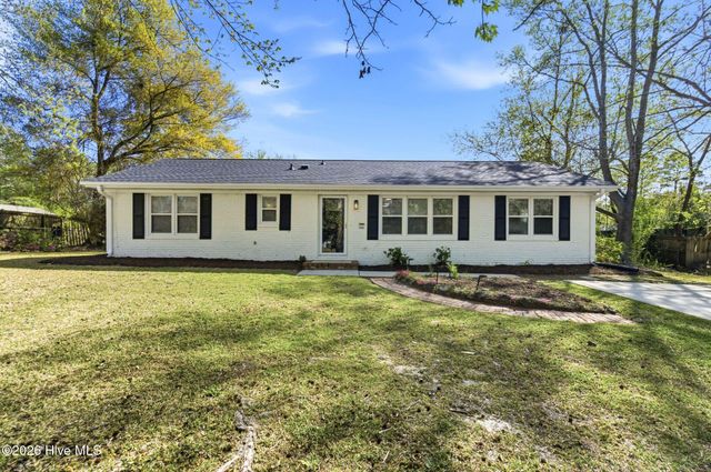 5202 Fitzgerald Drive, Wilmington, NC 28405