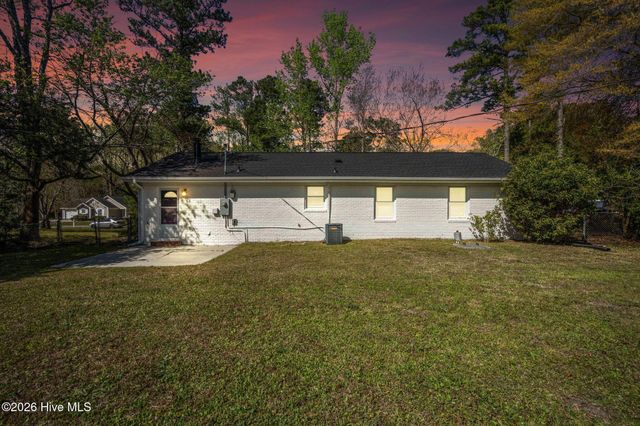 5202 Fitzgerald Drive, Wilmington, NC 28405
