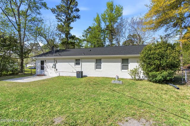 5202 Fitzgerald Drive, Wilmington, NC 28405