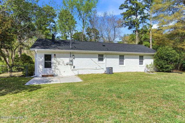 5202 Fitzgerald Drive, Wilmington, NC 28405