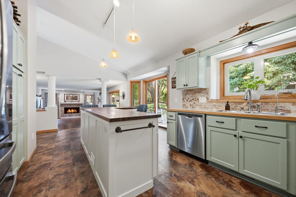 5604 Lone Oak Drive, Savage, MN 55378 — photo 3
