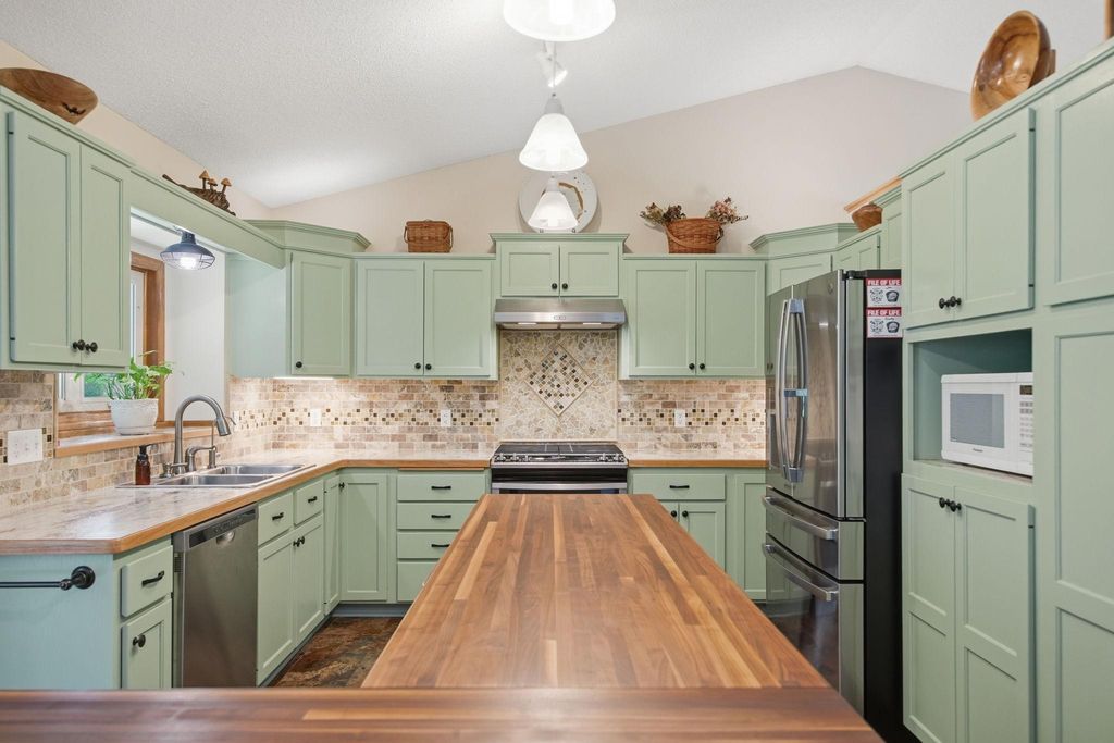 5604 Lone Oak Drive, Savage, MN 55378 — photo 4